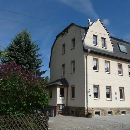 Finja, Apartman *