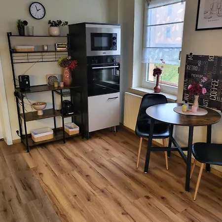 Finja, Apartman *